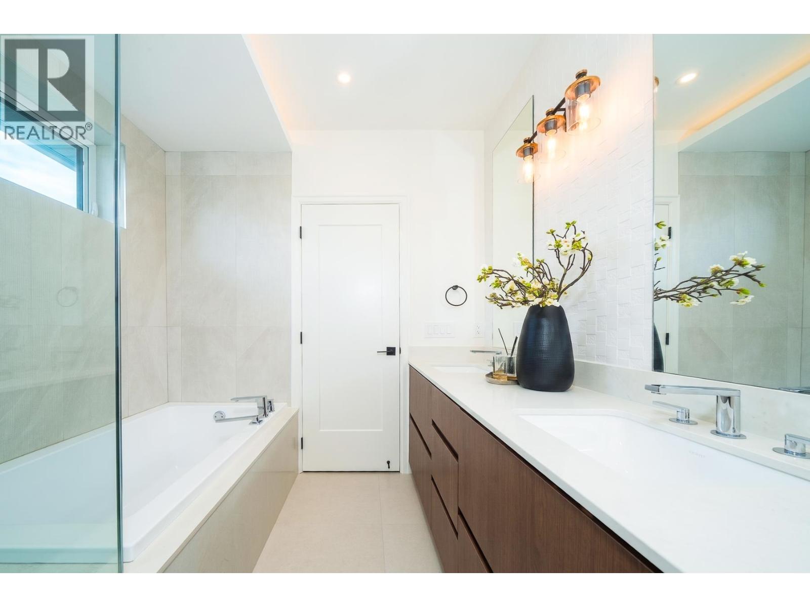 8271 Minler Road, Richmond, British Columbia V7C 3T8 - Photo 25 - R3153452