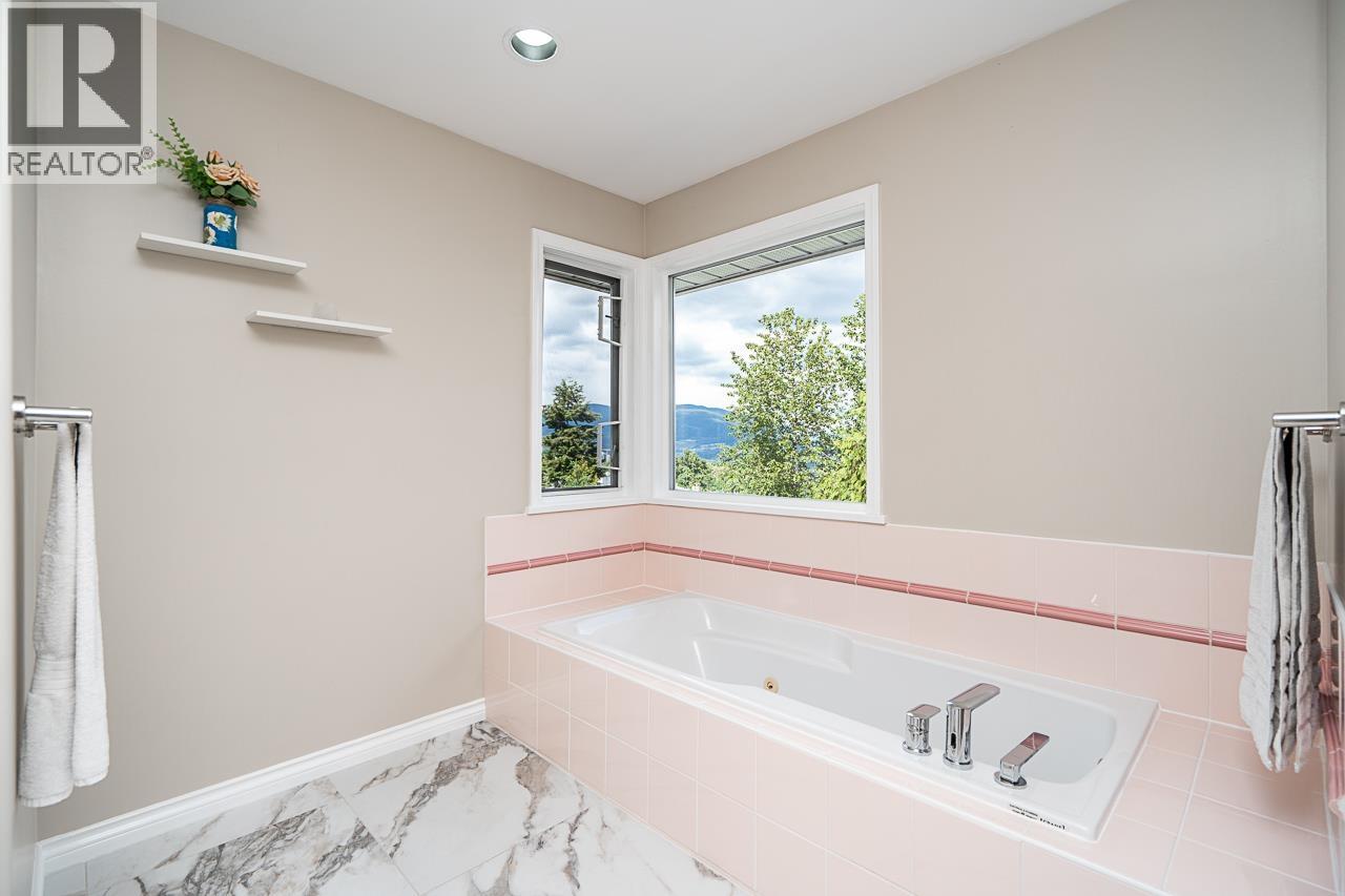 2775 Nadina Drive, Coquitlam, British Columbia  V3C 6A5 - Photo 21 - R3153467