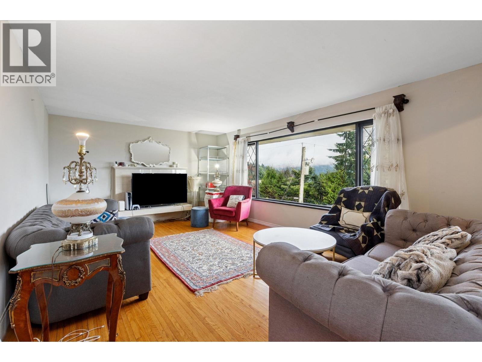 556 Ballantree Road, West Vancouver, British Columbia V7S 1W3 - Photo 3 - R3153483