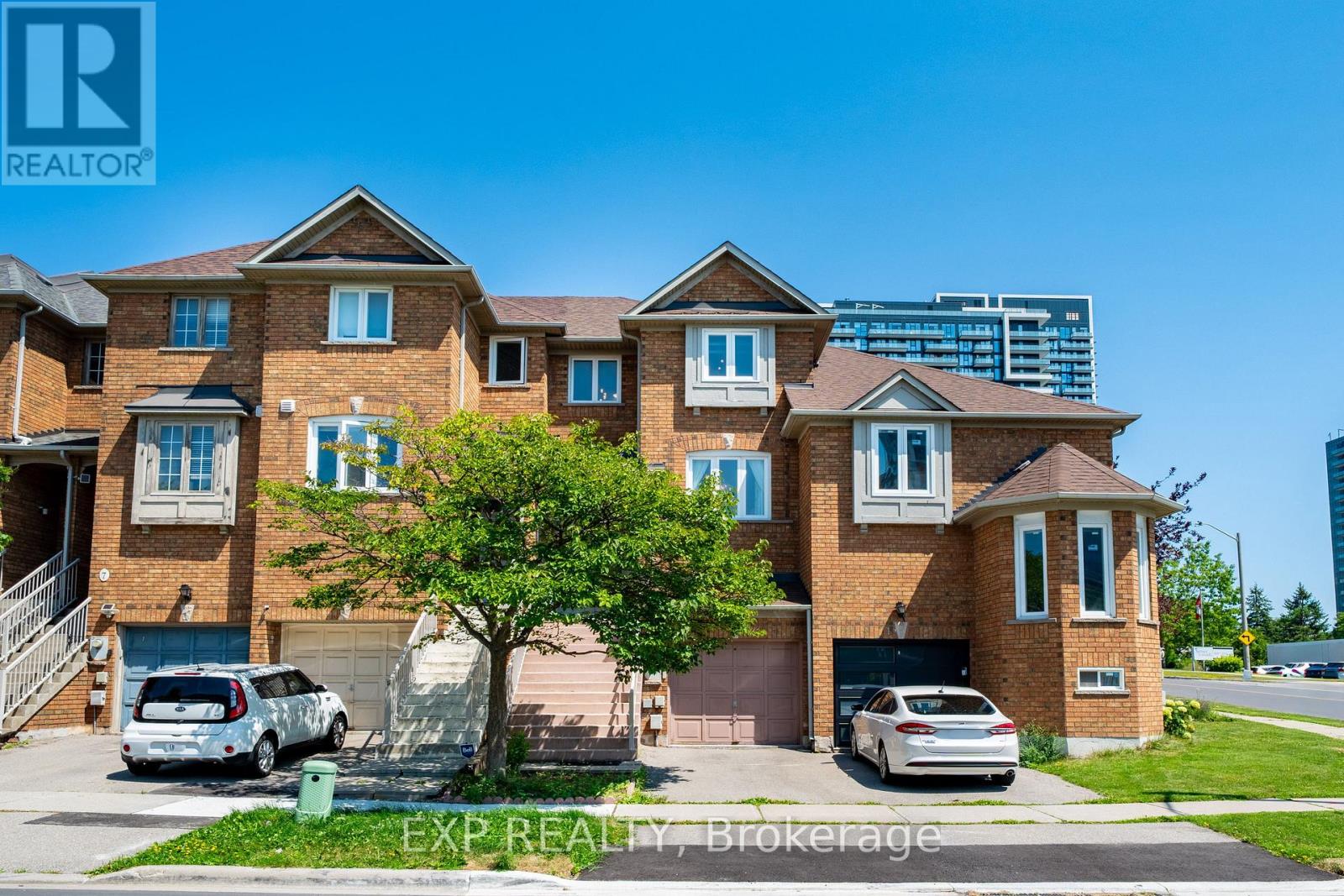 3 Baffin Court, Richmond Hill, Ontario  L4B 4J6 - Photo 2 - N13647284