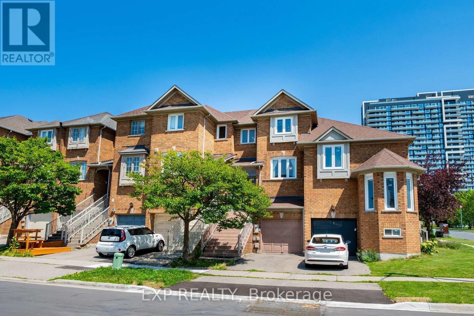 3 Baffin Court, Richmond Hill, Ontario  L4B 4J6 - Photo 3 - N13647284