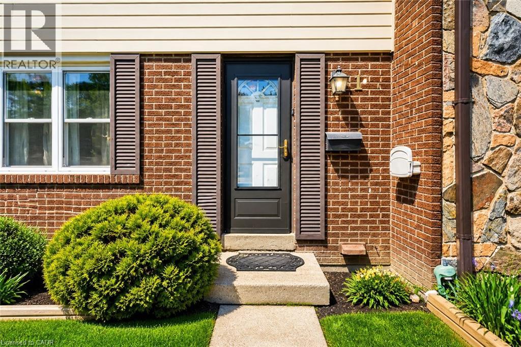 2825 Gananoque Drive Unit# 11, Mississauga, Ontario  L5N 1V6 - Photo 2 - 40854040