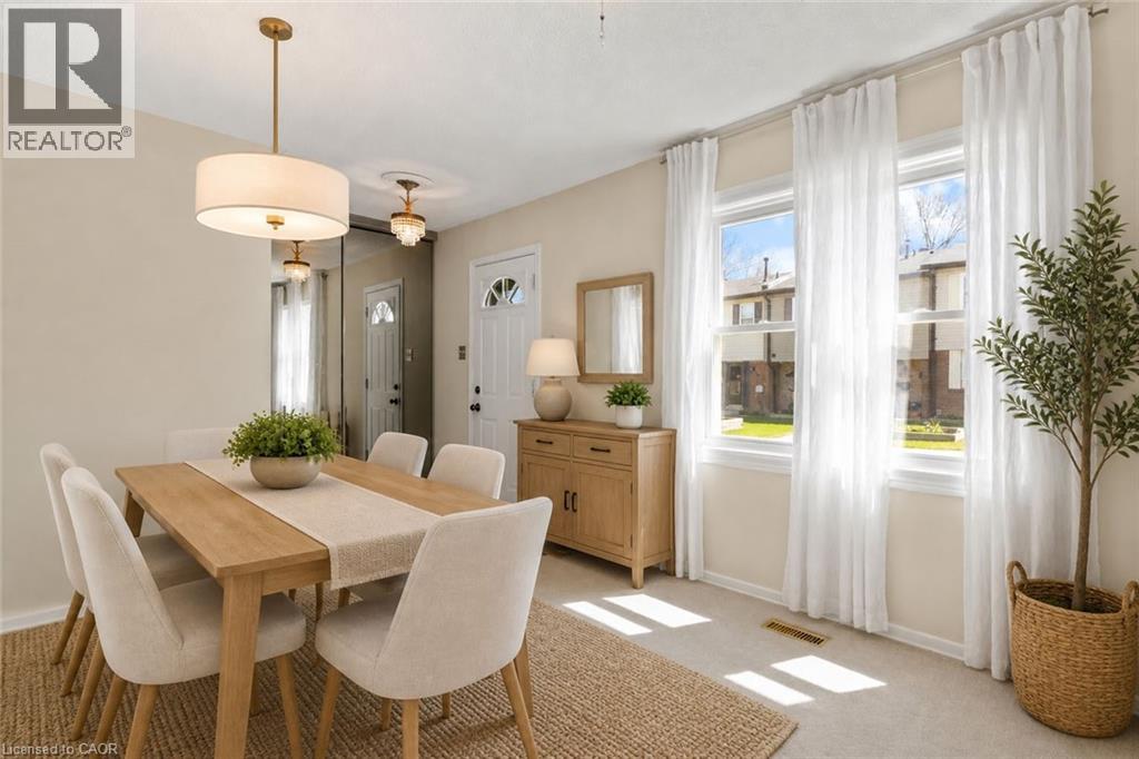 2825 Gananoque Drive Unit# 11, Mississauga, Ontario  L5N 1V6 - Photo 5 - 40854040