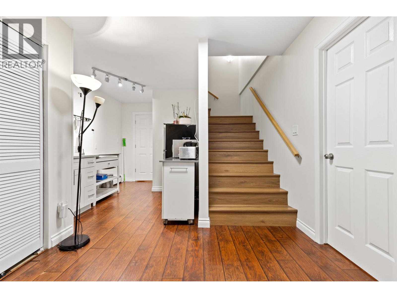 7995 Woodhurst Drive, Burnaby, British Columbia  V5A 4C6 - Photo 23 - R3153225