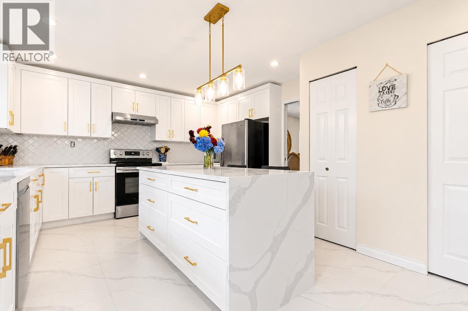 7995 Woodhurst Drive, Burnaby, British Columbia  V5A 4C6 - Photo 8 - R3153225