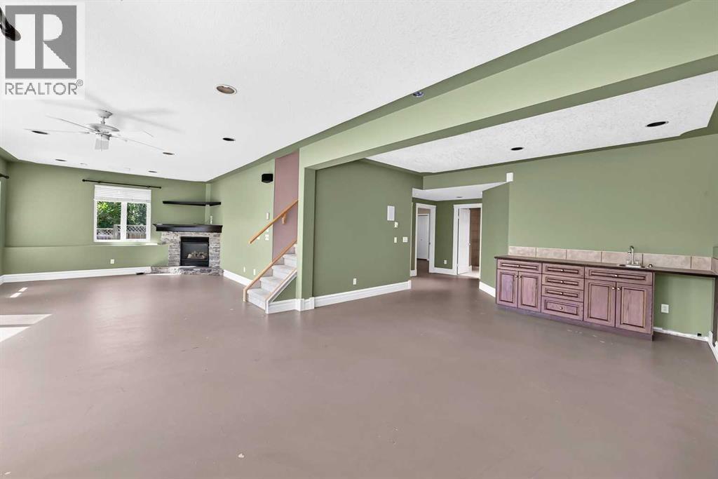311 Royal Crest Bay NW, Calgary, Alberta  T3G 4M3 - Photo 30 - A2325643