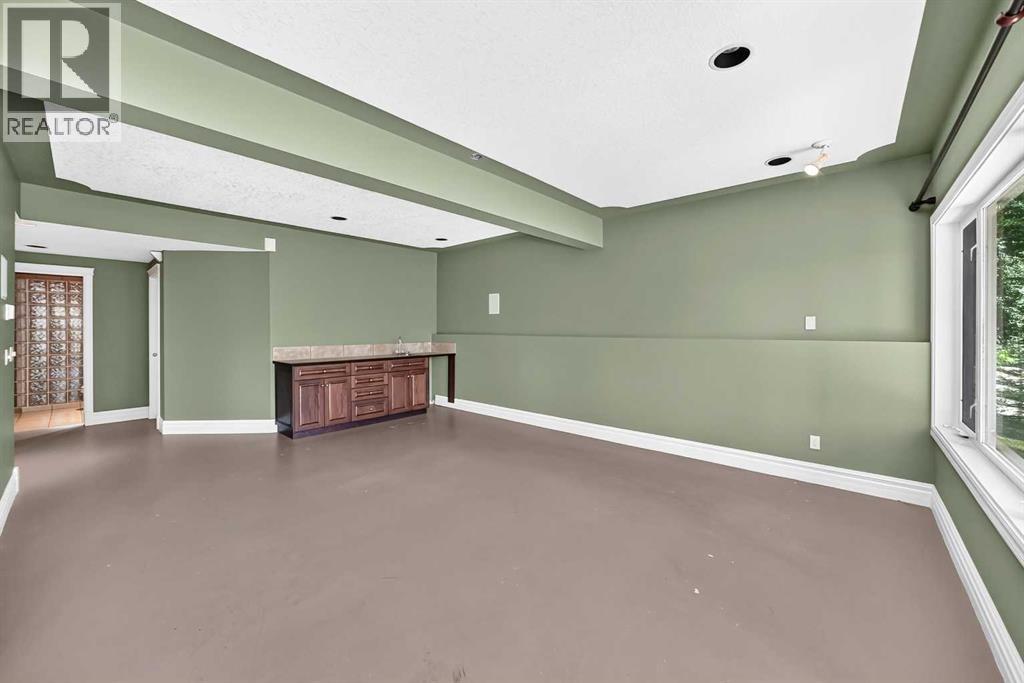 311 Royal Crest Bay NW, Calgary, Alberta  T3G 4M3 - Photo 31 - A2325643