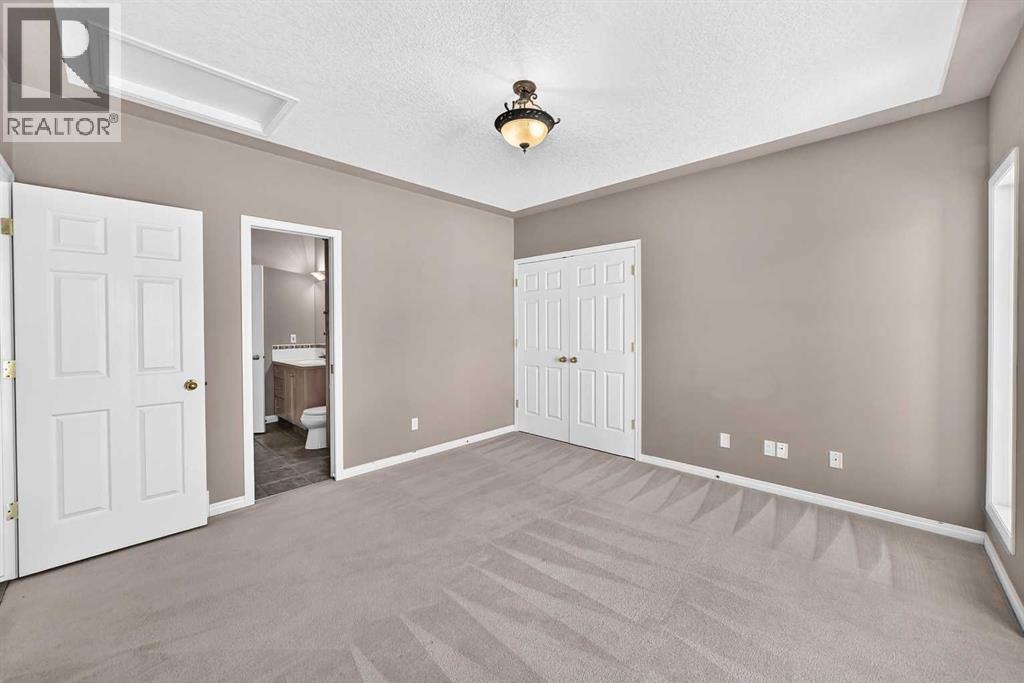 311 Royal Crest Bay NW, Calgary, Alberta  T3G 4M3 - Photo 19 - A2325643