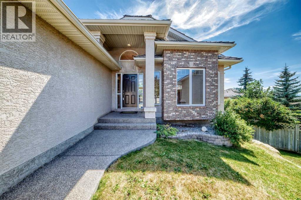 311 Royal Crest Bay NW, Calgary, Alberta  T3G 4M3 - Photo 2 - A2325643