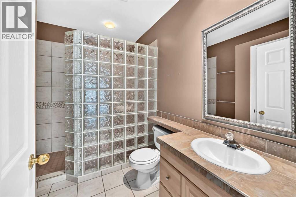 311 Royal Crest Bay NW, Calgary, Alberta  T3G 4M3 - Photo 40 - A2325643