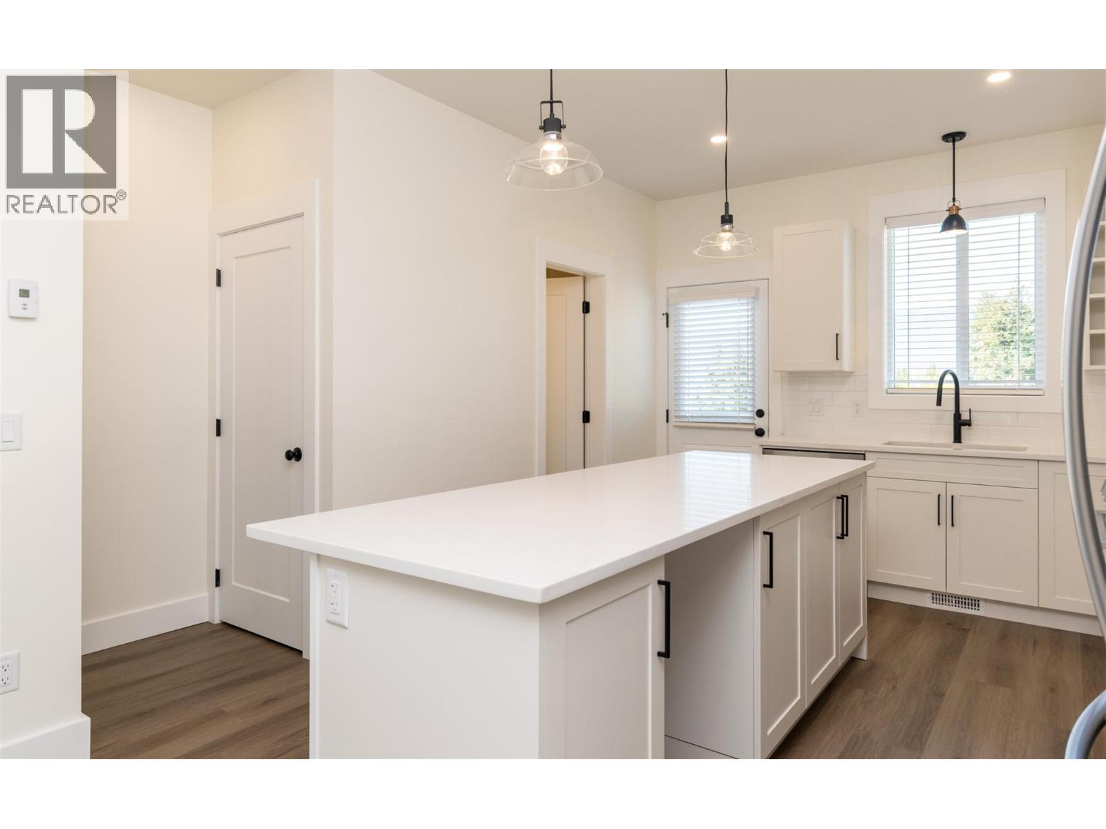 1910 11 Avenue NE Unit# 1, Salmon Arm, British Columbia  V1E 2V5 - Photo 8 - 10386485
