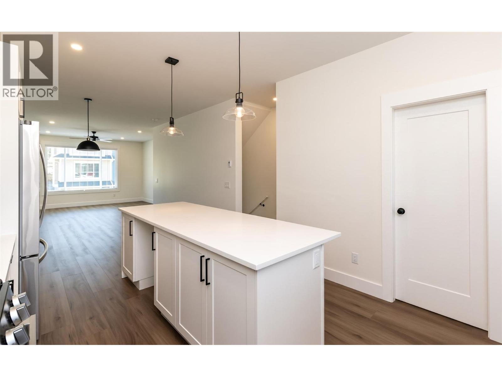 1910 11 Avenue NE Unit# 1, Salmon Arm, British Columbia  V1E 2V5 - Photo 7 - 10386485