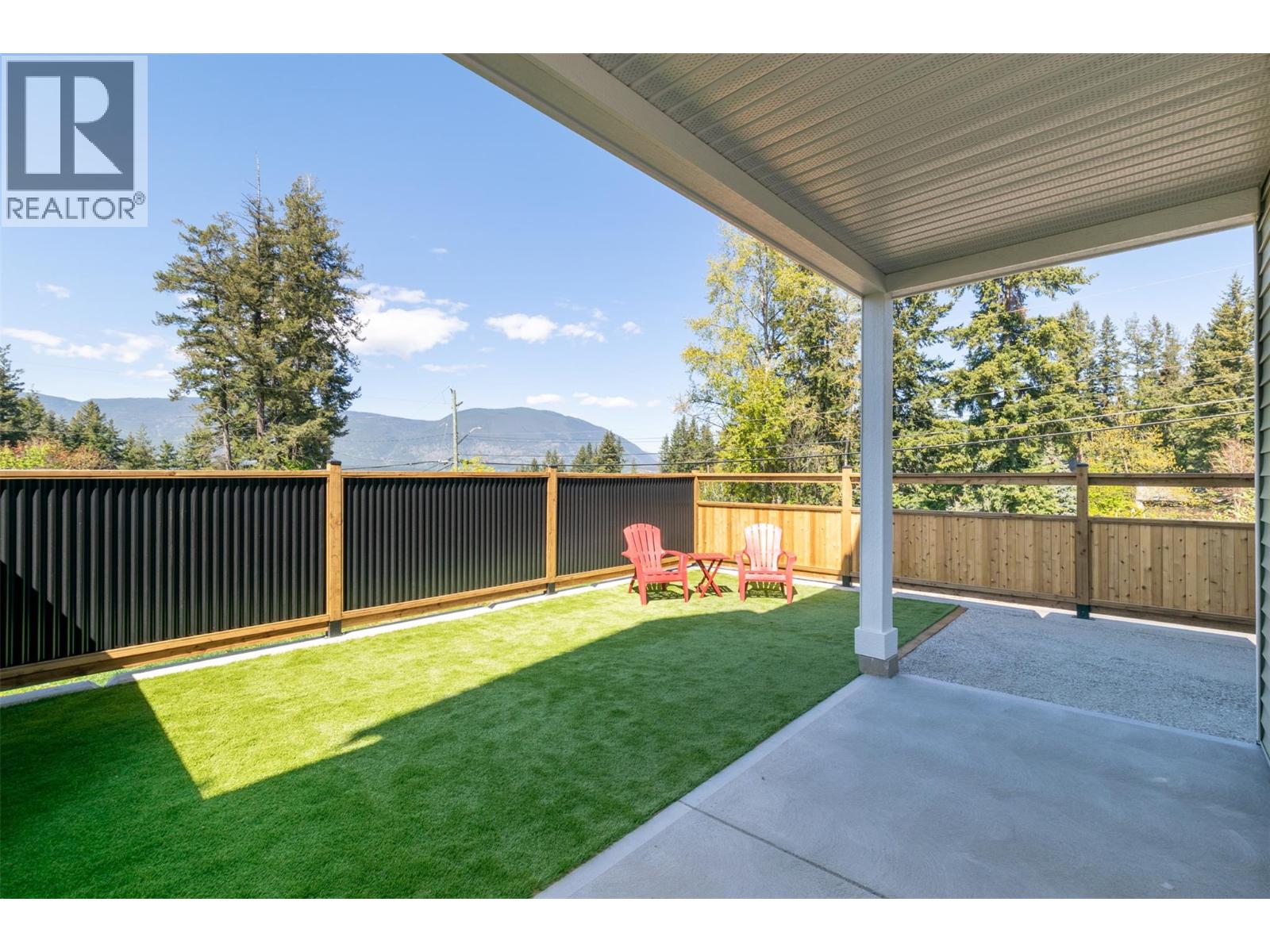 1910 11 Avenue NE Unit# 1, Salmon Arm, British Columbia  V1E 2V5 - Photo 36 - 10386485