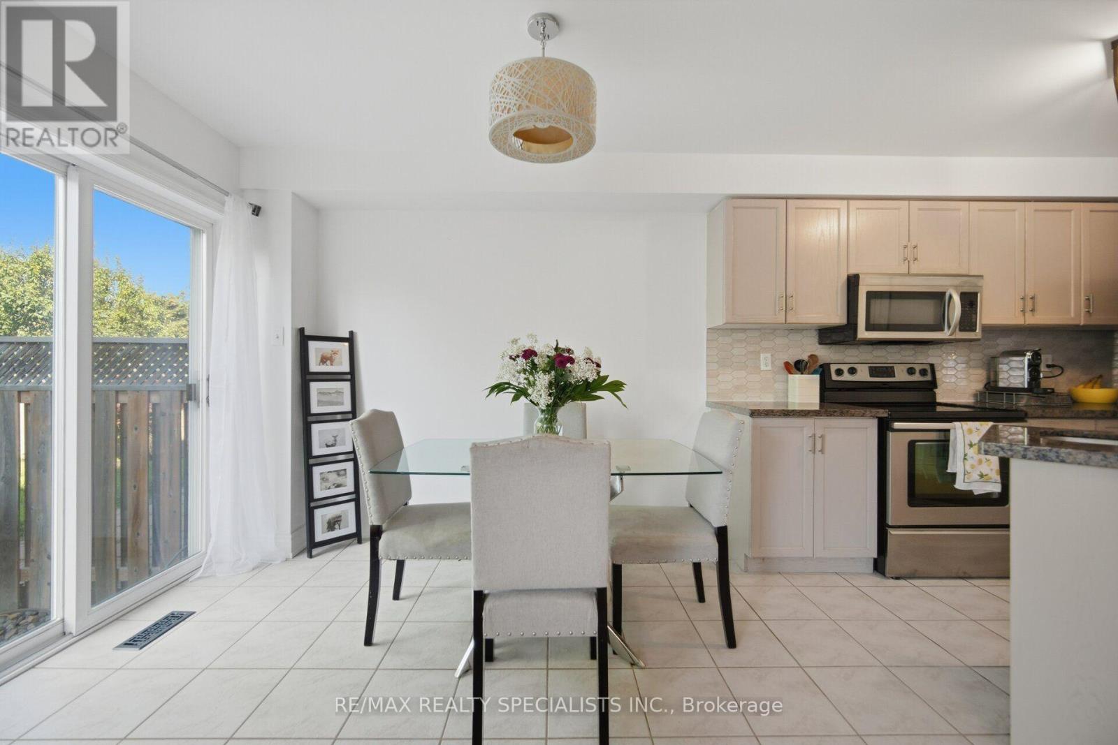 5546 Linwell Place, Mississauga, Ontario  L5M 6L7 - Photo 10 - W13647450