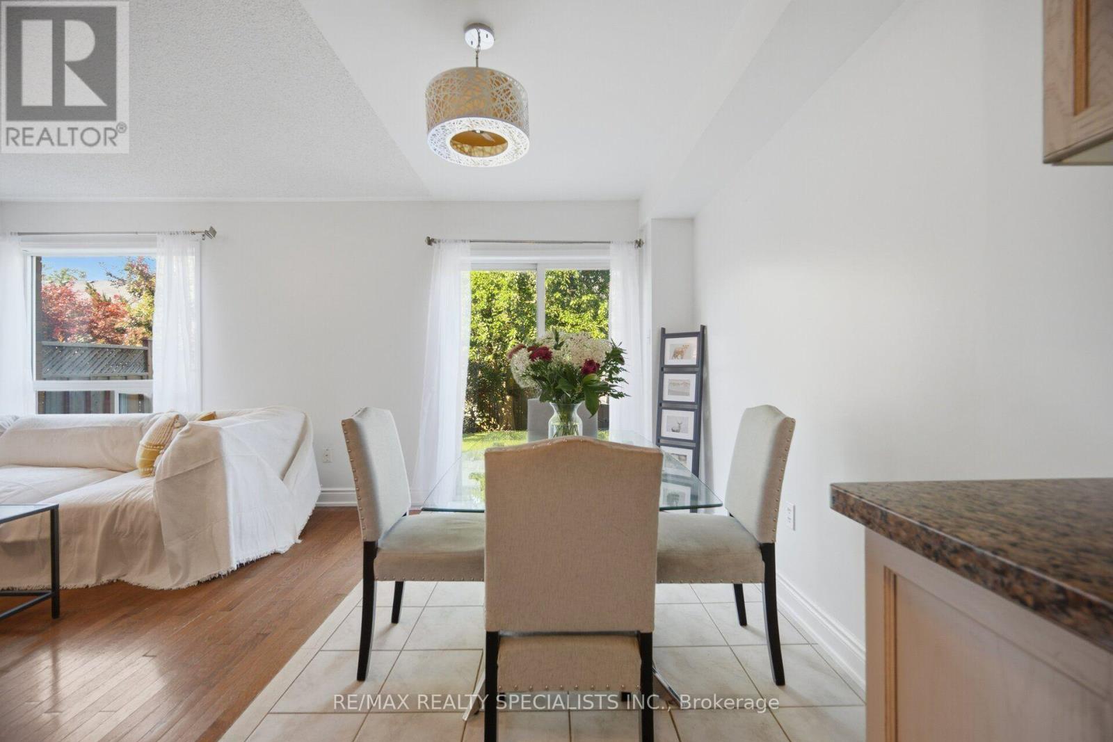 5546 Linwell Place, Mississauga, Ontario  L5M 6L7 - Photo 11 - W13647450