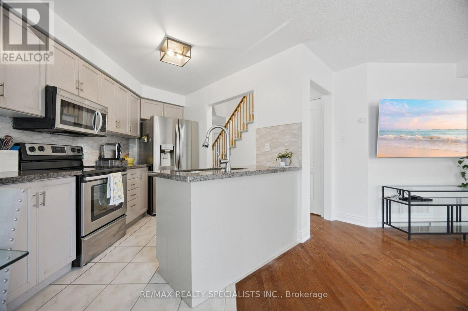 5546 Linwell Place, Mississauga, Ontario  L5M 6L7 - Photo 12 - W13647450