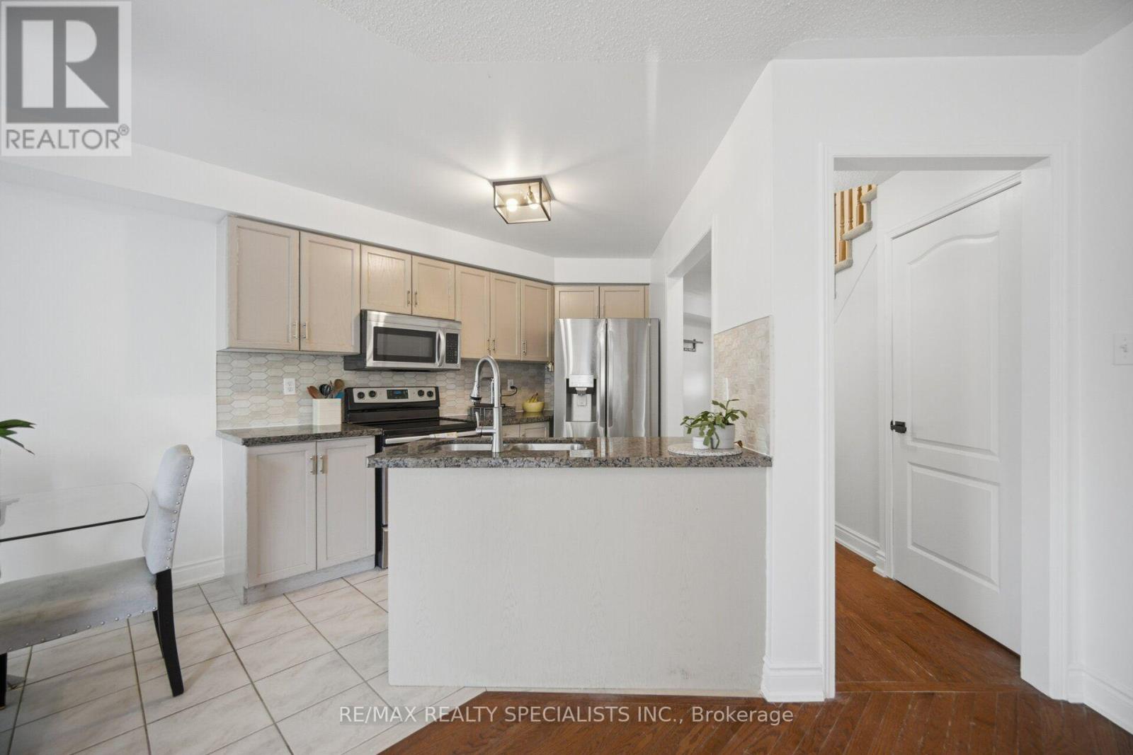 5546 Linwell Place, Mississauga, Ontario  L5M 6L7 - Photo 13 - W13647450