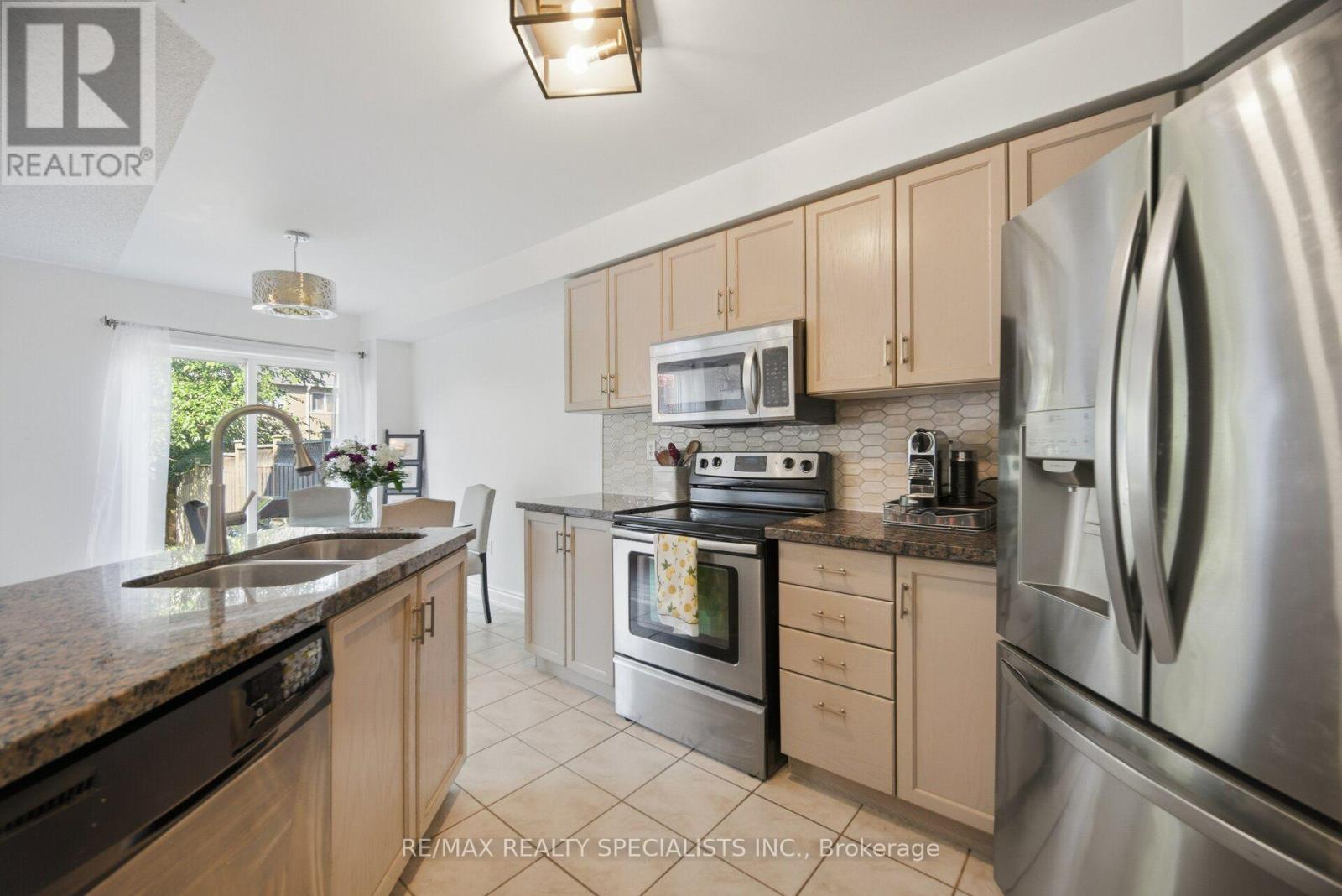 5546 Linwell Place, Mississauga, Ontario  L5M 6L7 - Photo 14 - W13647450