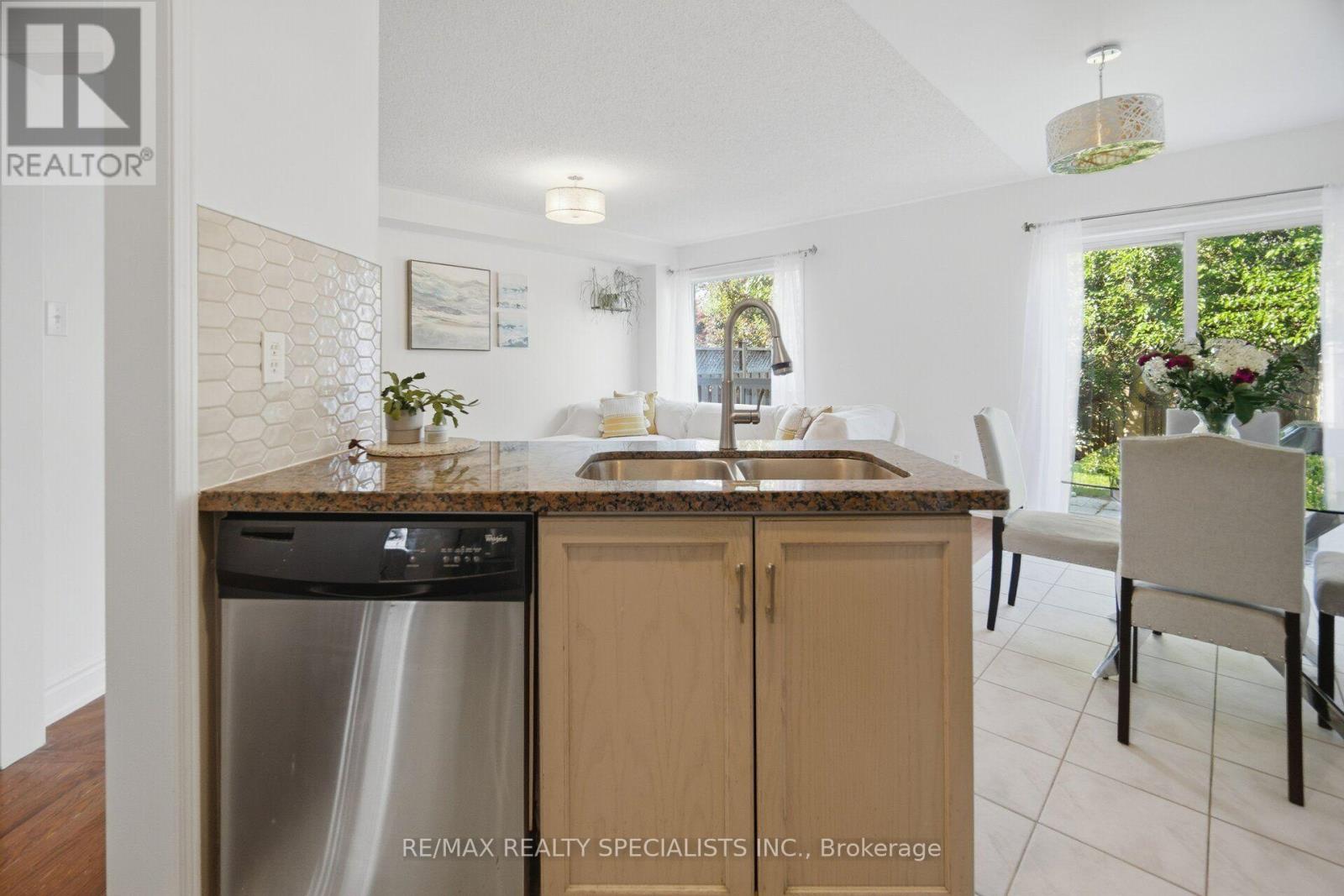 5546 Linwell Place, Mississauga, Ontario  L5M 6L7 - Photo 15 - W13647450
