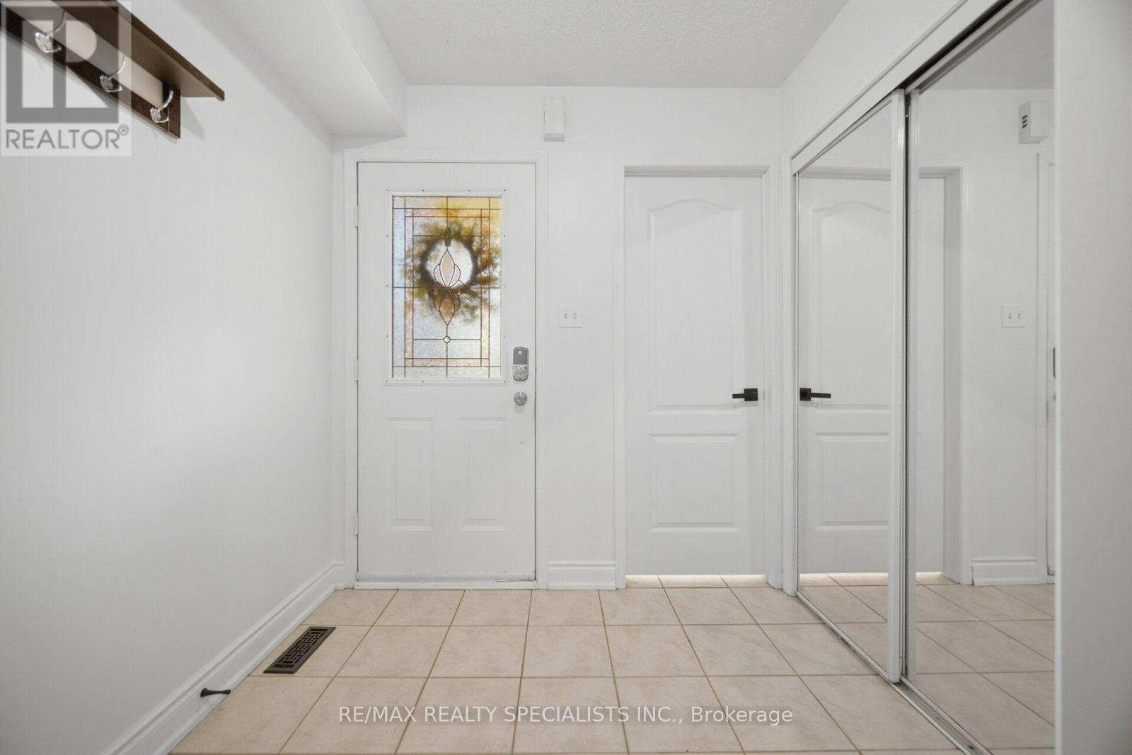 5546 Linwell Place, Mississauga, Ontario  L5M 6L7 - Photo 4 - W13647450