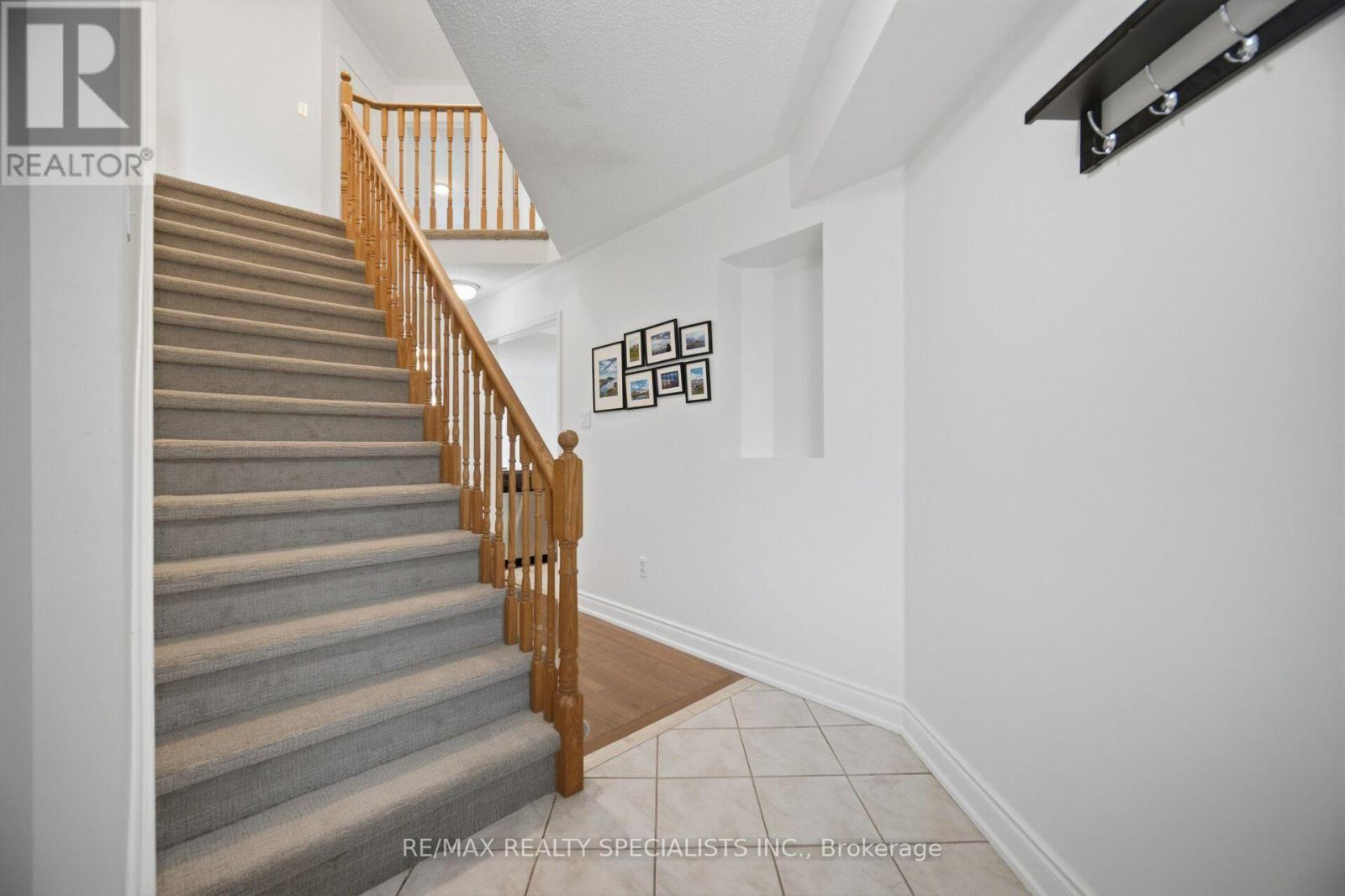 5546 Linwell Place, Mississauga, Ontario  L5M 6L7 - Photo 5 - W13647450