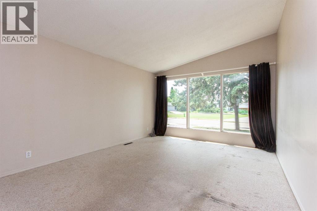 10 Sydney Close, Red Deer, Alberta  T4N 0E1 - Photo 4 - A2333501