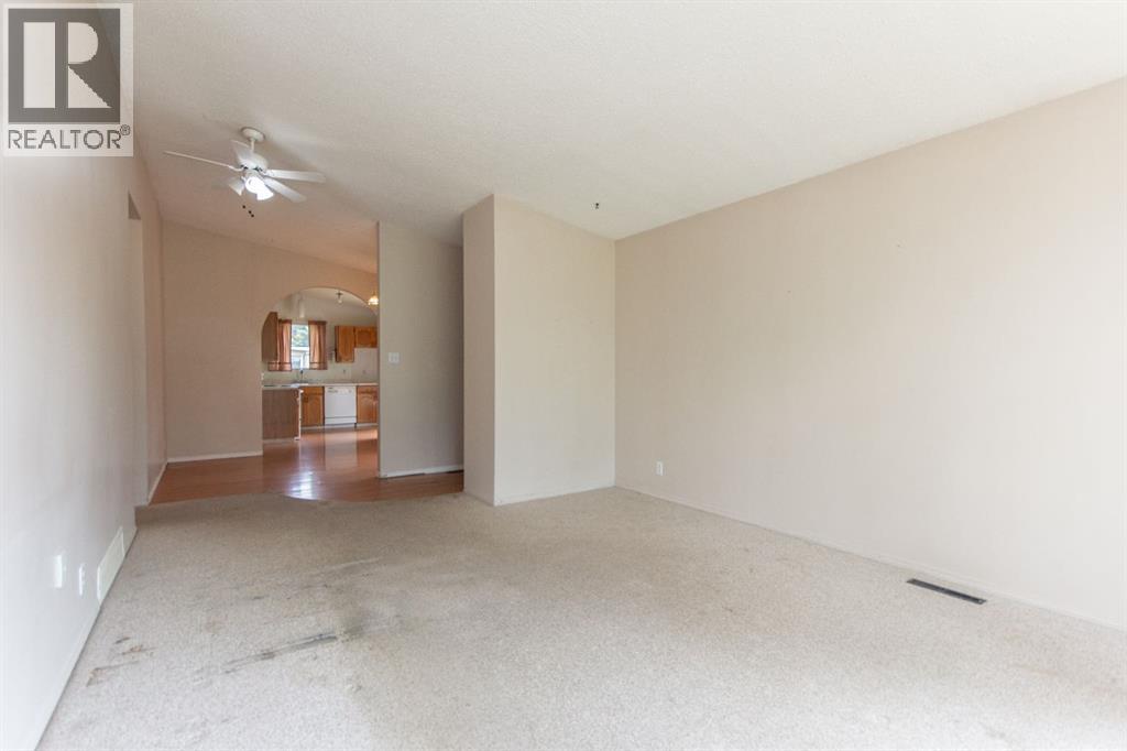 10 Sydney Close, Red Deer, Alberta  T4N 0E1 - Photo 5 - A2333501