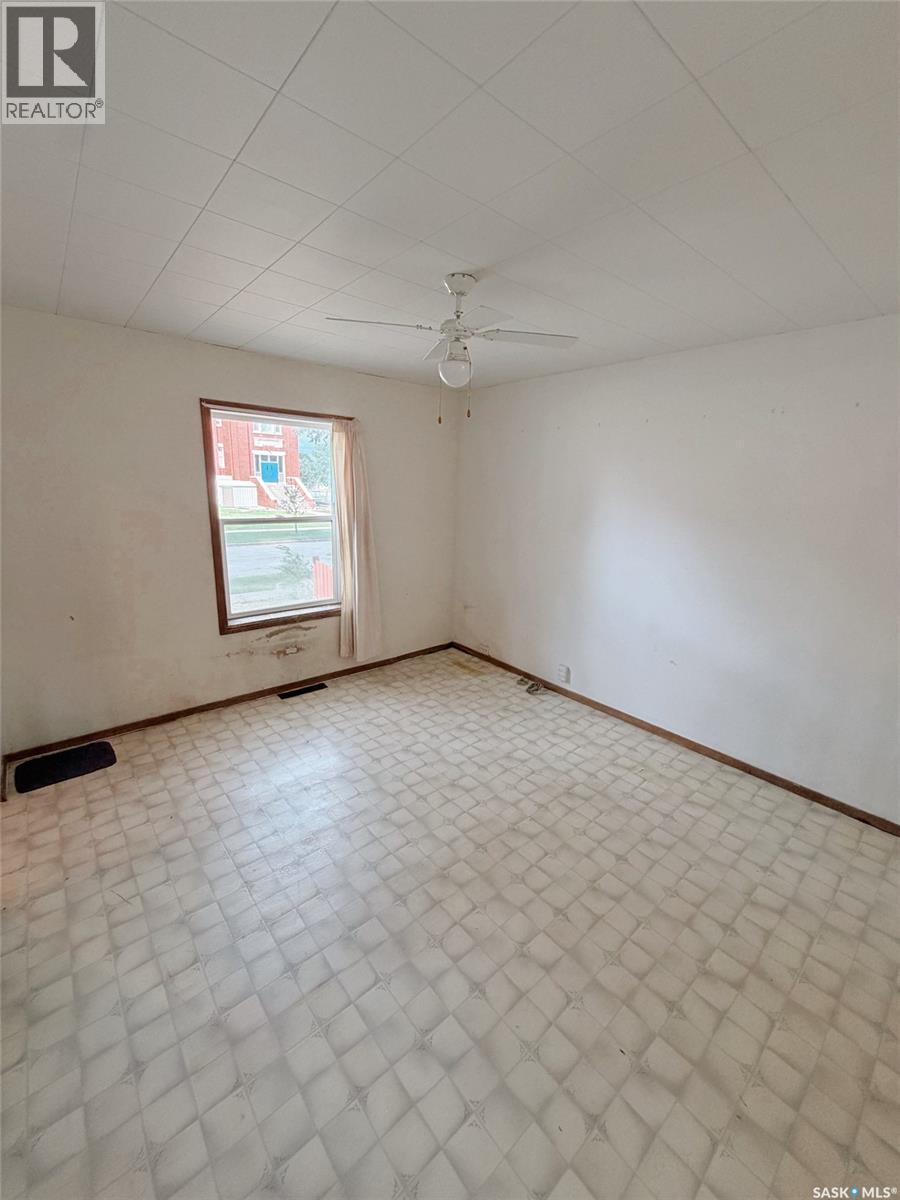 420 J Avenue N, Saskatoon, Saskatchewan  S7L 2K3 - Photo 6 - SK044750