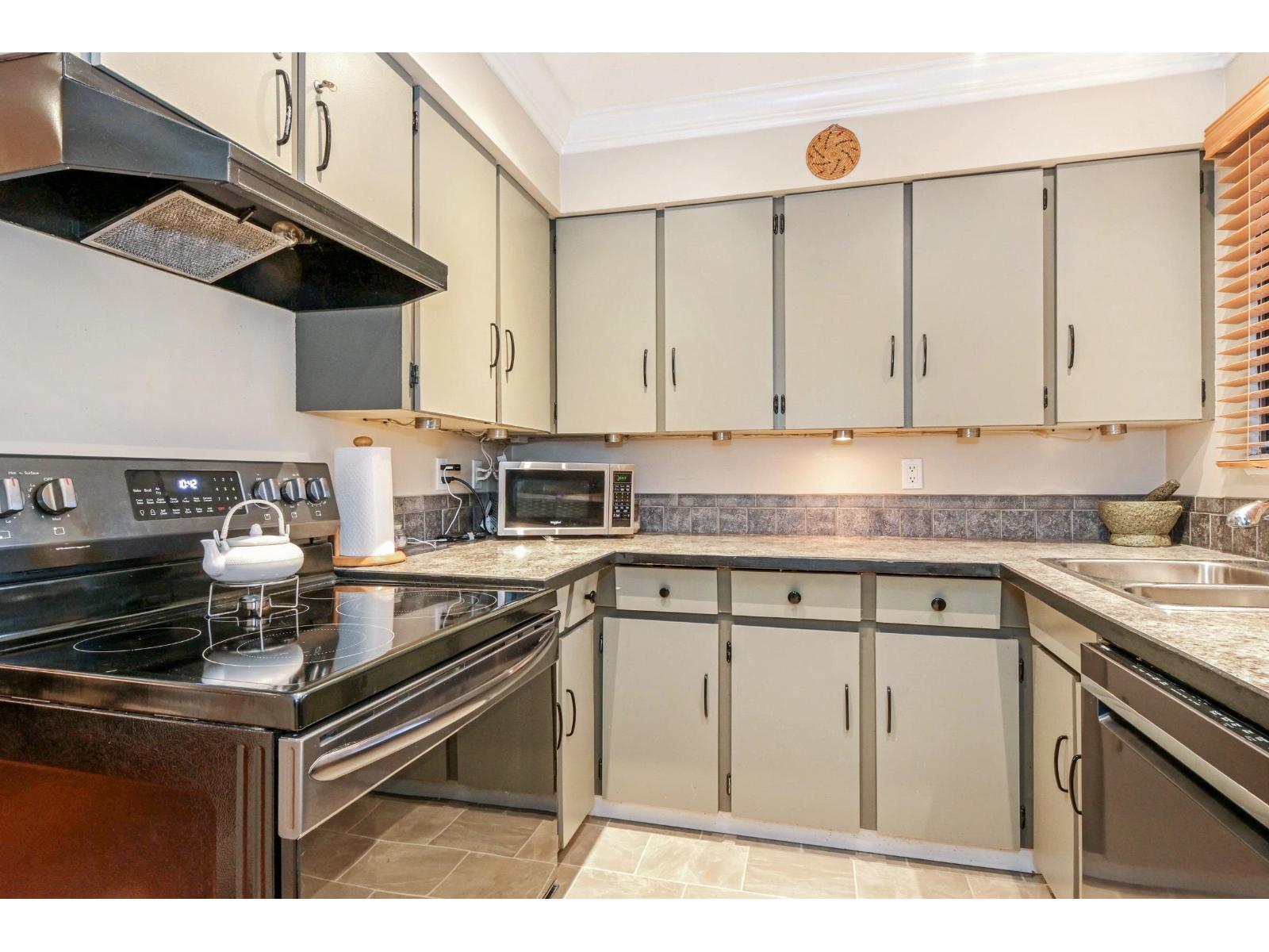 8037 139a Street, Surrey, British Columbia  V3W 6P9 - Photo 10 - R3116765