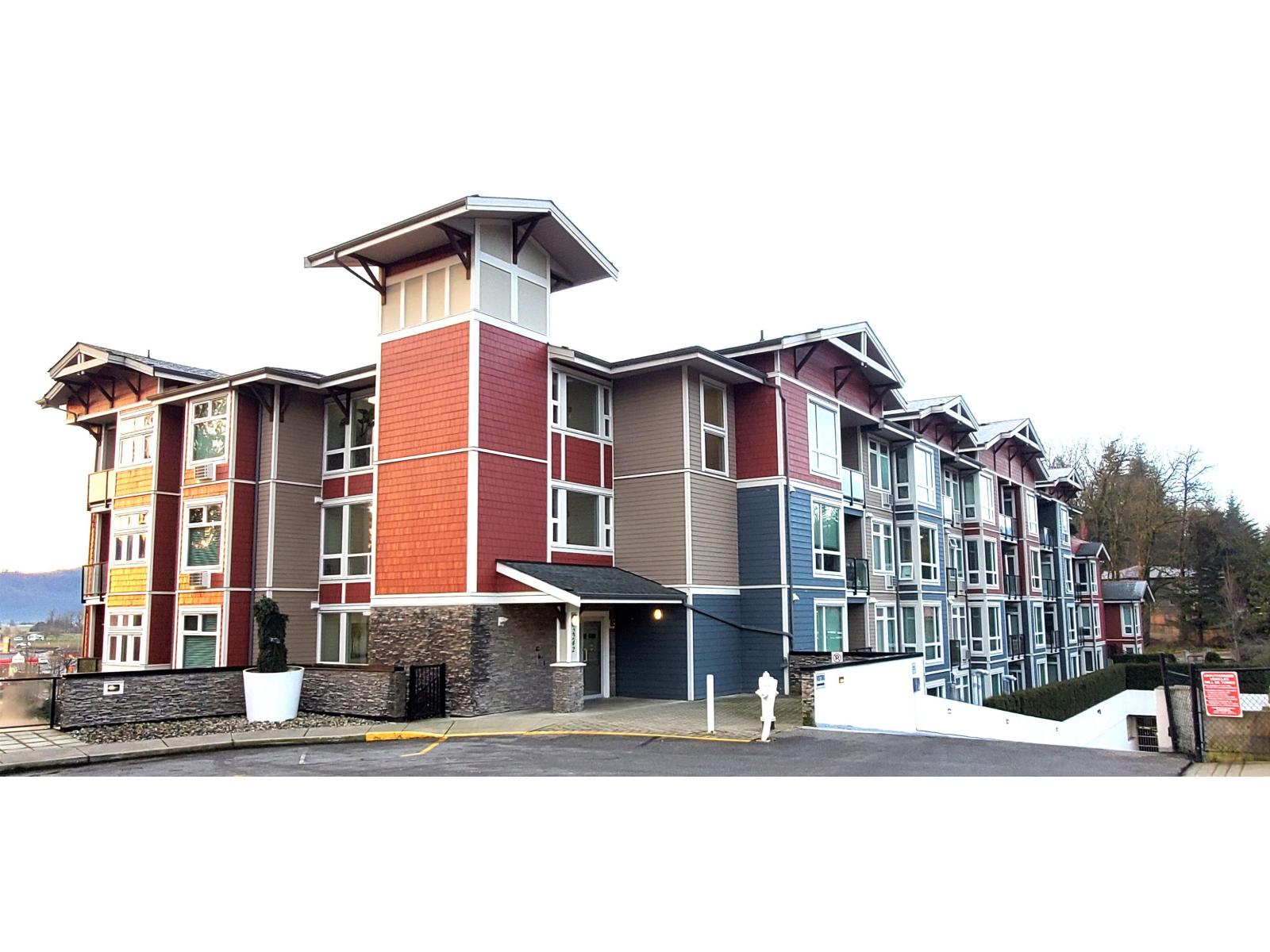 409 2242 Whatcom Road, Abbotsford, British Columbia  V3G 0G3 - Photo 1 - R3153495