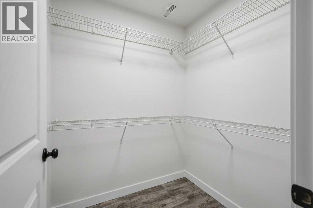 93 Valley Crescent, Blackfalds, Alberta  T4M 0J7 - Photo 31 - A2334228