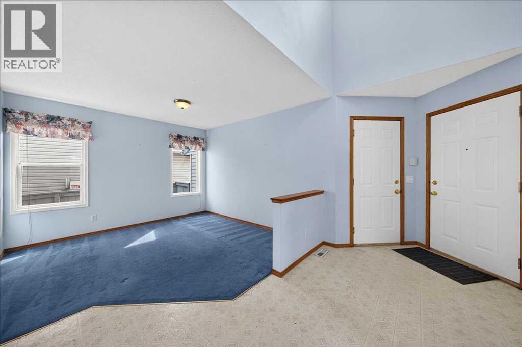 74 Anaheim Gardens NE, Calgary, Alberta  T1Y 7C8 - Photo 5 - A2334026