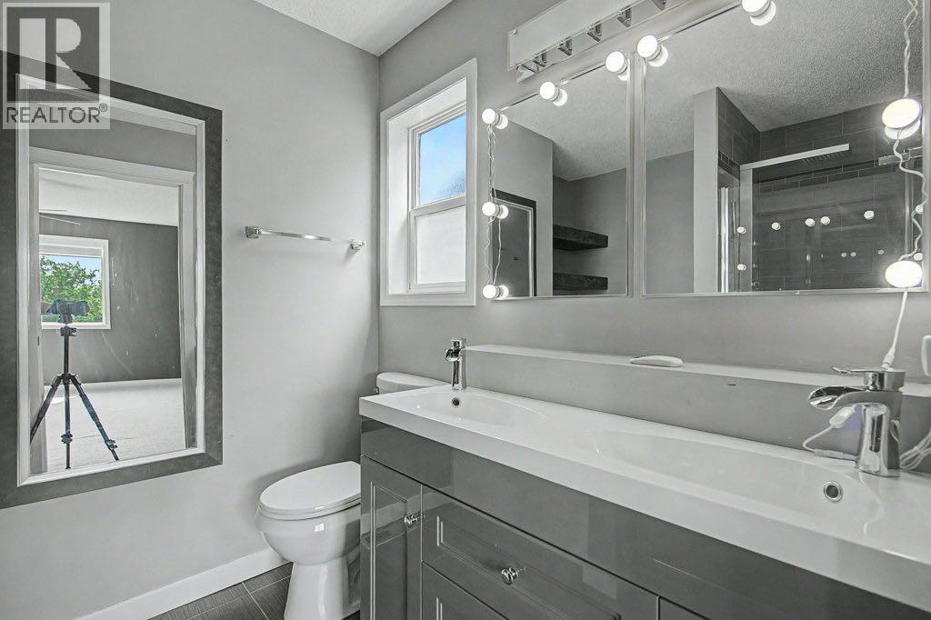 218 Cougarstone Circle Sw, Calgary, Alberta  T3H 4W5 - Photo 23 - A2334588