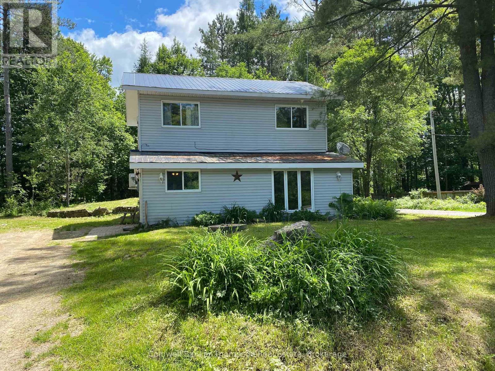 $449,90031 Hutcheson Beach Road, Huntsville, Ontario