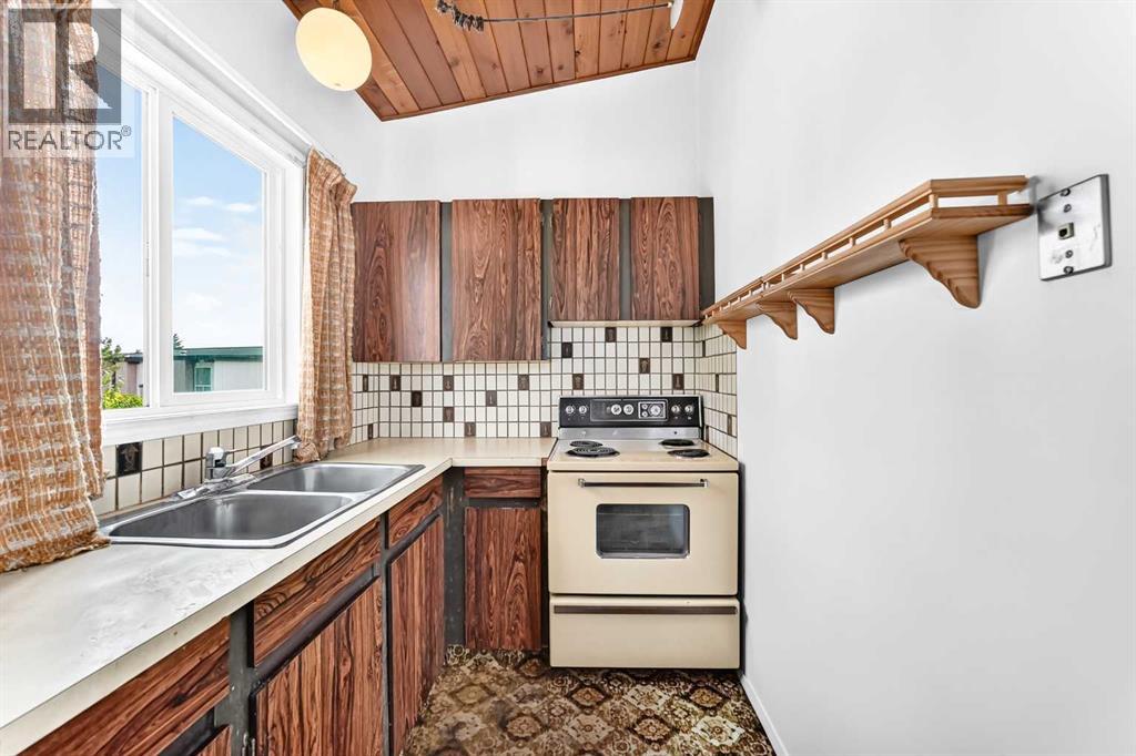 2652 Oakmoor Drive SW, Calgary, Alberta  T2V 4E8 - Photo 3 - A2334949