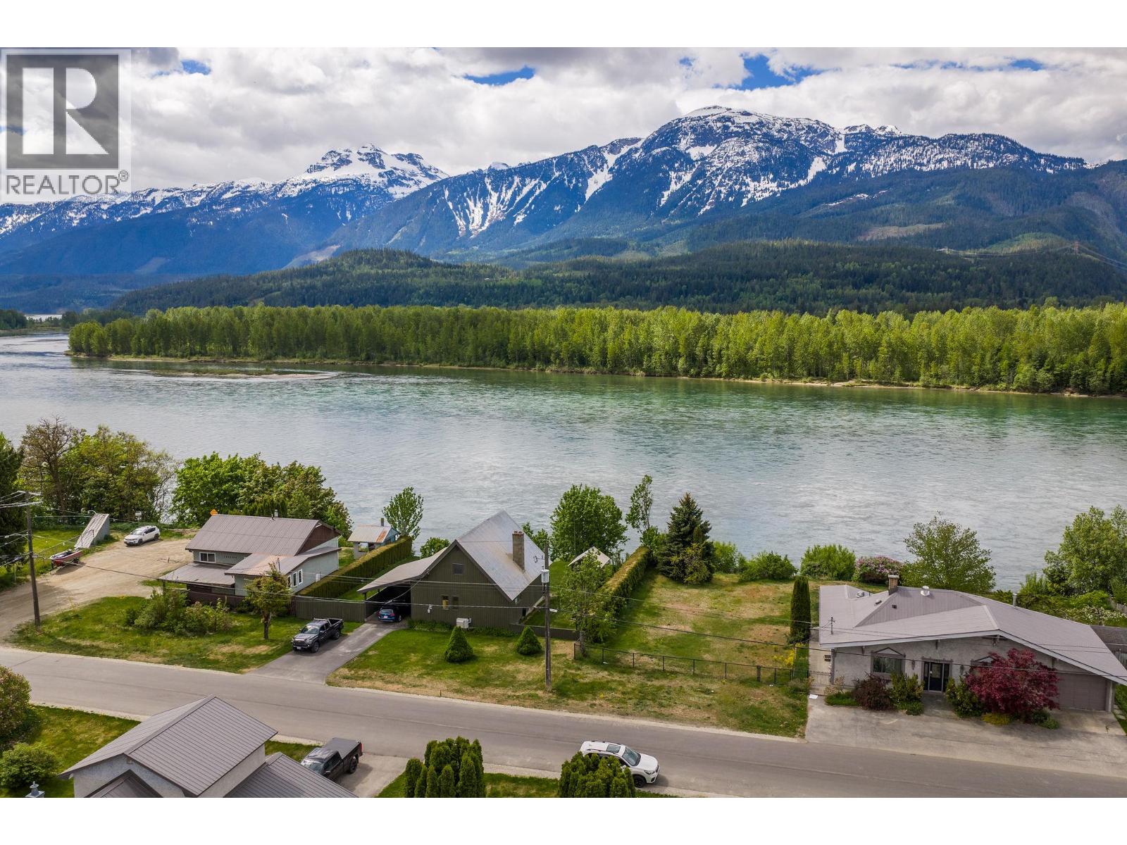 1311 Front Street, Revelstoke, British Columbia  V0E 2S0 - Photo 17 - 10387068