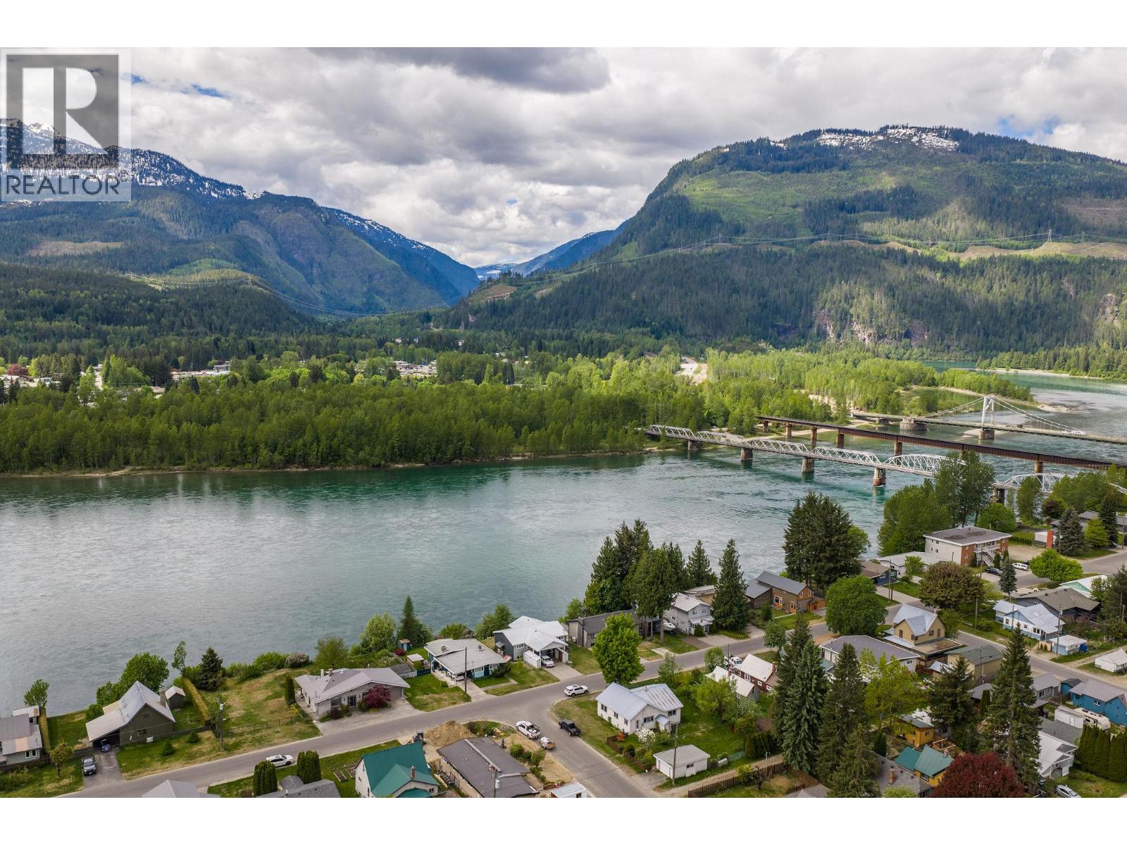 1311 Front Street, Revelstoke, British Columbia  V0E 2S0 - Photo 16 - 10387068