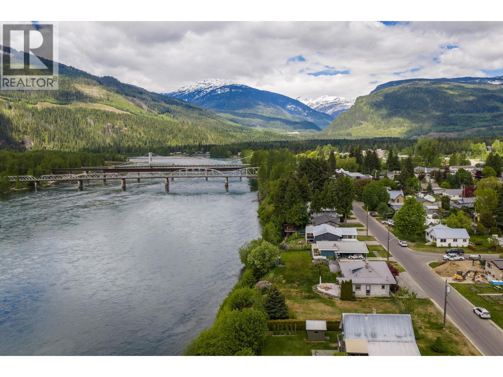 1311 Front Street, Revelstoke, British Columbia  V0E 2S0 - Photo 11 - 10387068