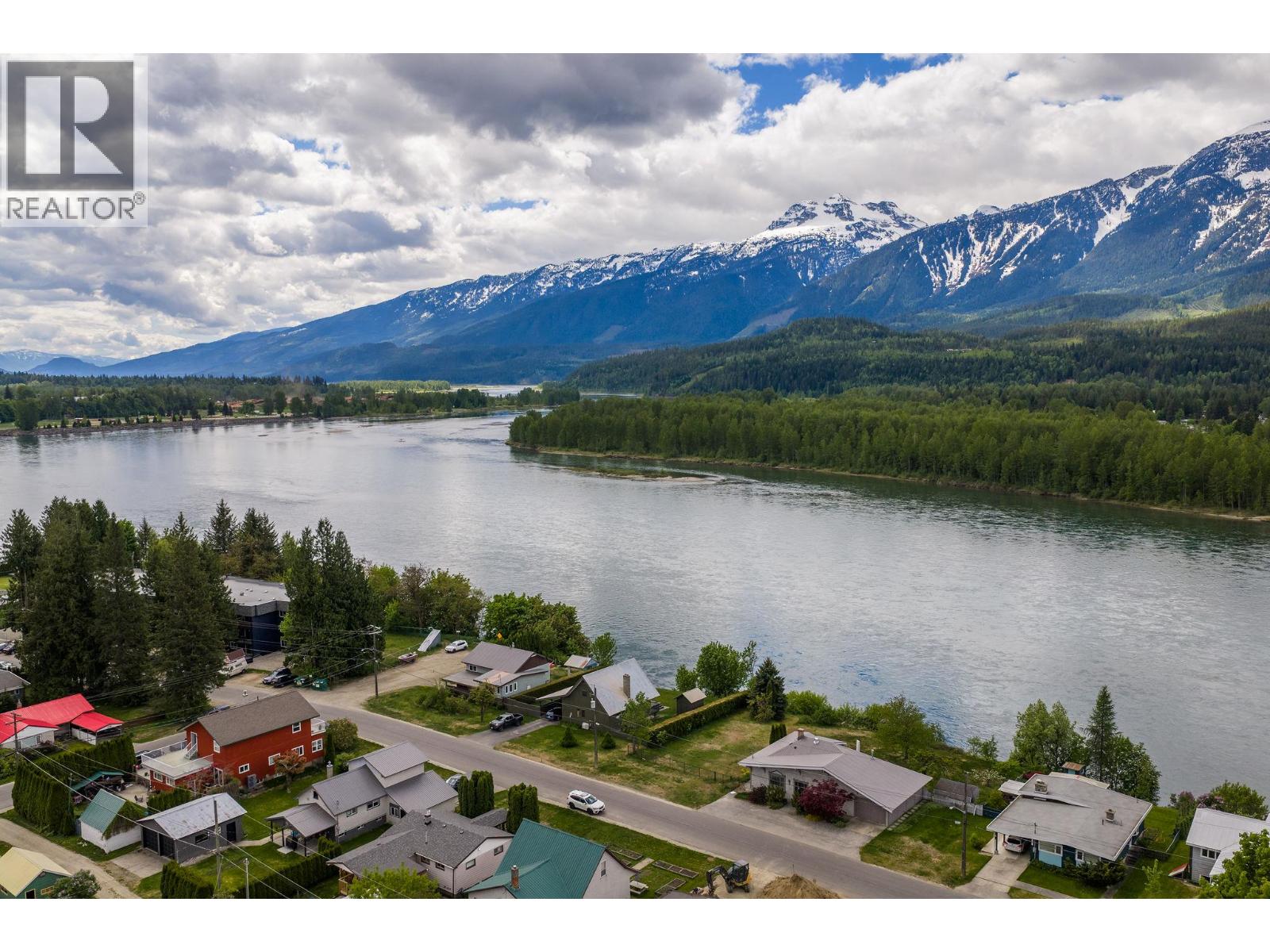 1311 Front Street, Revelstoke, British Columbia  V0E 2S0 - Photo 13 - 10387068