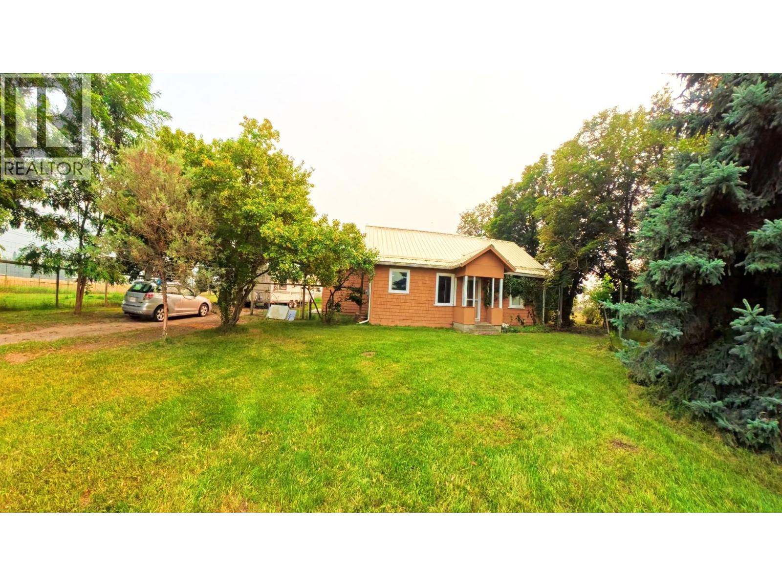780 CAMERON Avenue, Grand Forks, British Columbia
