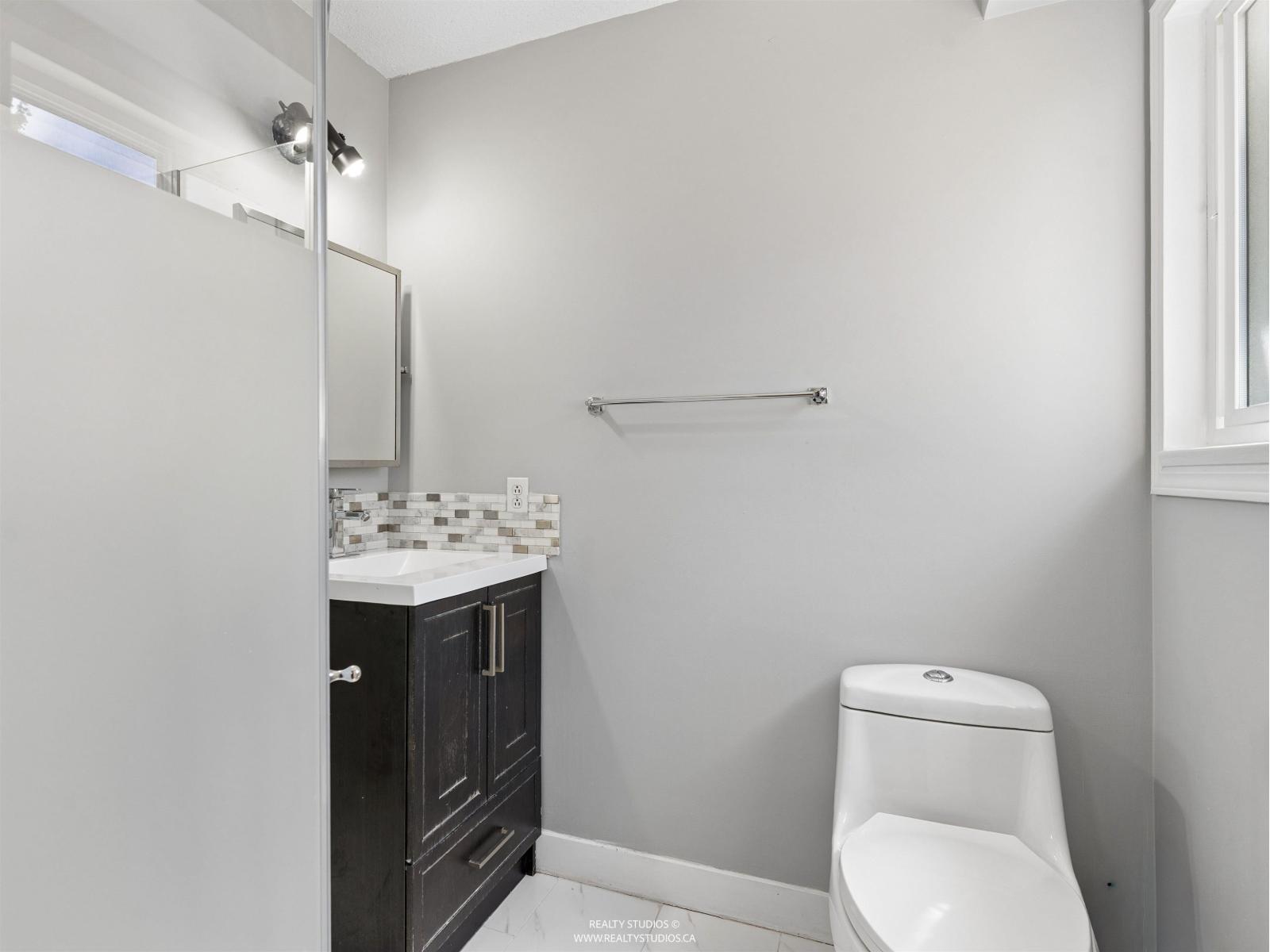 11384 86a Avenue, Delta, British Columbia  V4C 2Y8 - Photo 10 - R3153147