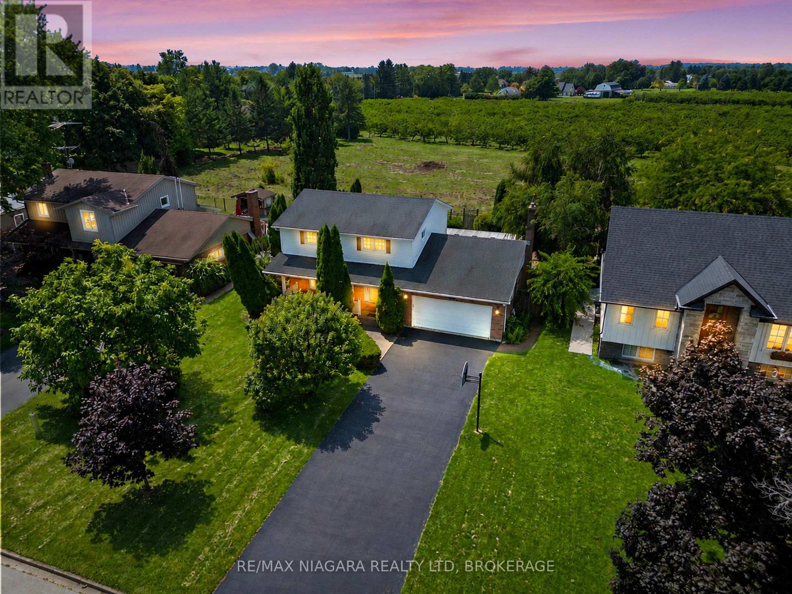 21 Garrison Village Drive, Niagara-On-The-Lake, Ontario  L0S 1J0 - Photo 1 - X13644454