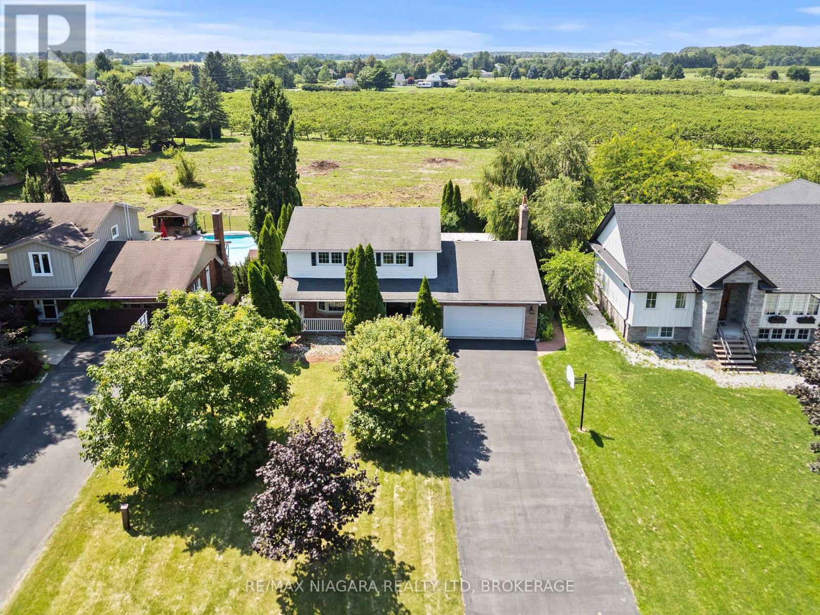 21 Garrison Village Drive, Niagara-On-The-Lake, Ontario  L0S 1J0 - Photo 3 - X13644454
