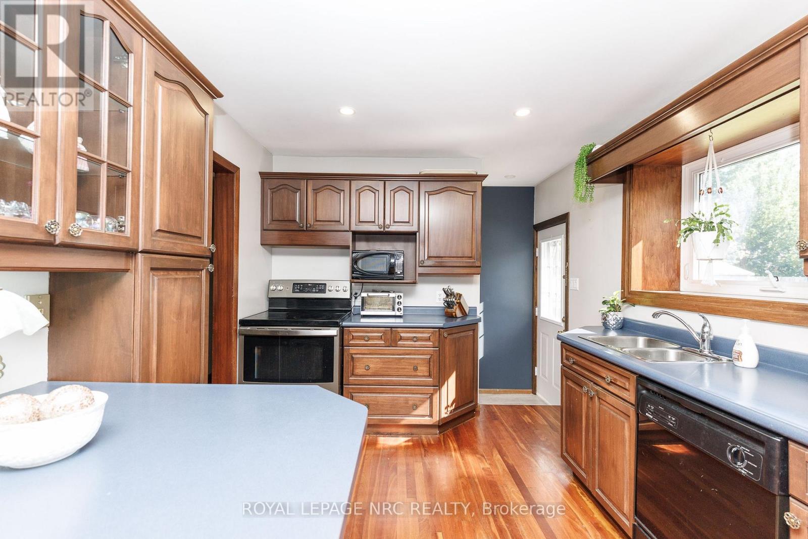 85 Regent Drive, St. Catharines, Ontario  L2M 3L9 - Photo 10 - X13647592