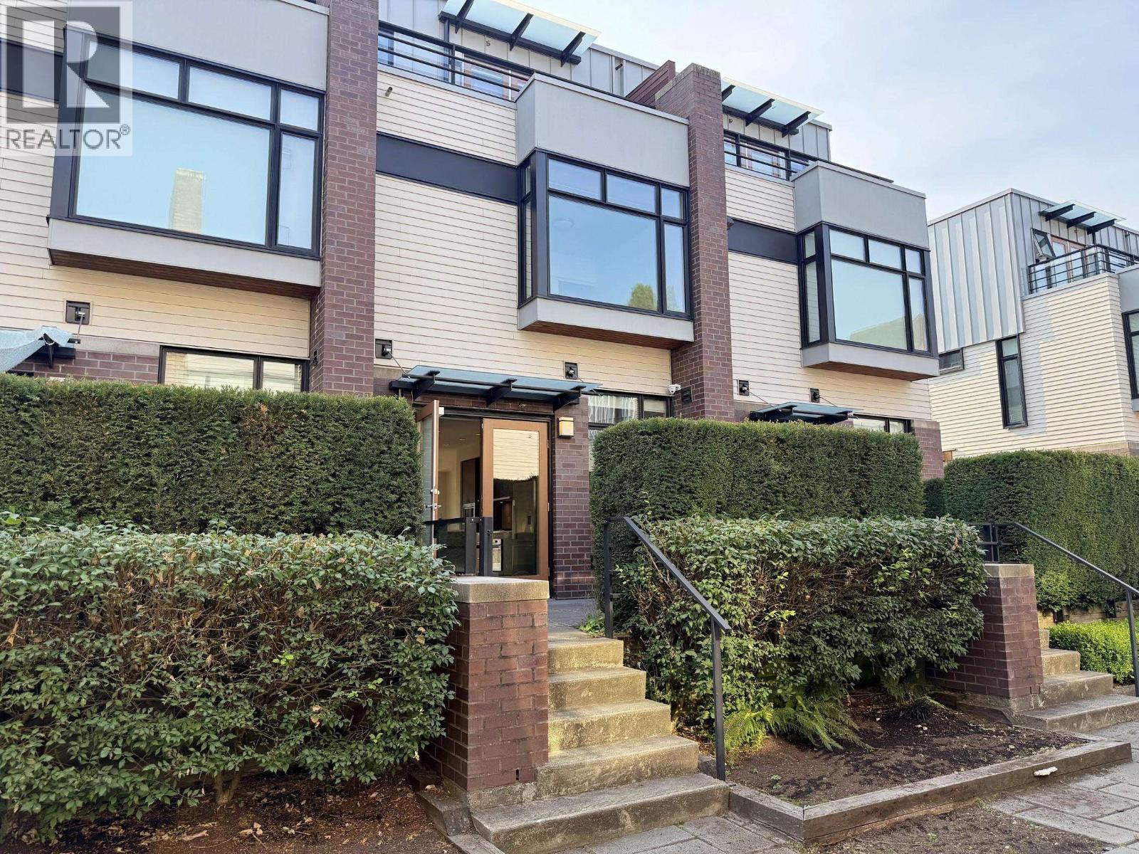 6180 Oak Street, Vancouver, British Columbia  V6M 2W2 - Photo 1 - R3152213