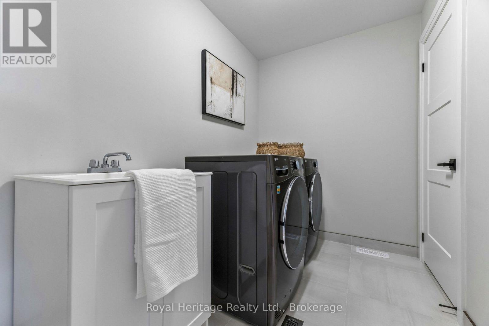 55 Harry Lee Crescent, Clarington, Ontario  L1C 7G5 - Photo 24 - E13647608