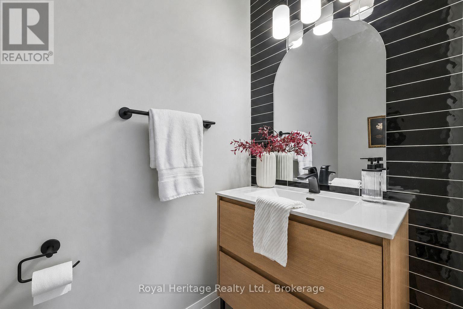 55 Harry Lee Crescent, Clarington, Ontario  L1C 7G5 - Photo 6 - E13647608