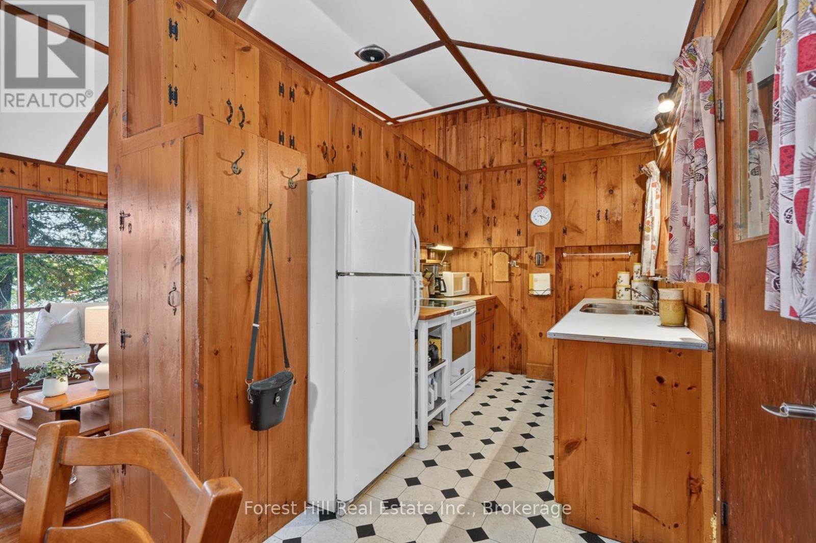 1110 Joseph Tapley Road, Lake Of Bays, Ontario  P0A 1H0 - Photo 16 - X13647530