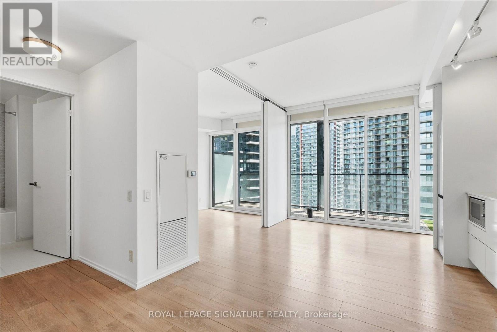 3012 - 125 Peter Street, Toronto, Ontario  M5V 0M2 - Photo 4 - C13647508