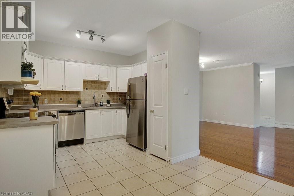 255 Keats Way Unit# 805, Waterloo, Ontario  N2L 6N6 - Photo 6 - 40792825